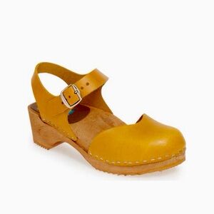 Free People MIA Sofia Yellow Leather Clogs‎ Sz 36